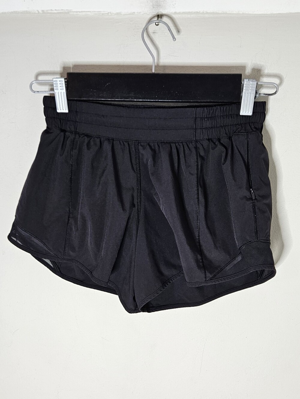 Lululemon Hotty Hot Short II Long 4" Black  Women's 6 - Picture 2 of 6